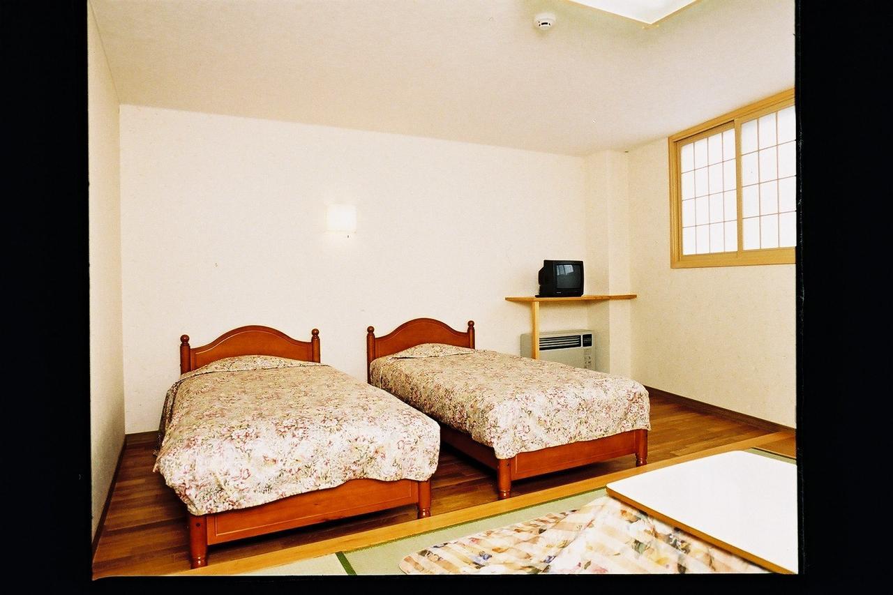 Land Haus Azegami Bed & Breakfast Нодзава Онсен Екстериор снимка